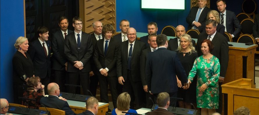 Peaminister Jüri Ratase juhitav valitsus astus eile riigikogu ees ametivande andmisega ametisse