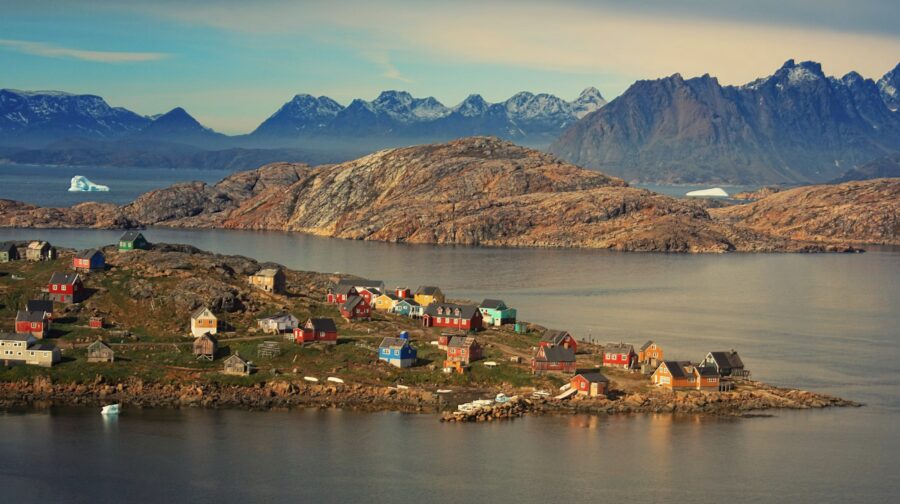Gröönimaa (Greenland) on maailma suurim saar