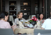 Palju välismaal teenindajale jootraha jätta? NÄITED 13 riigi kohta!