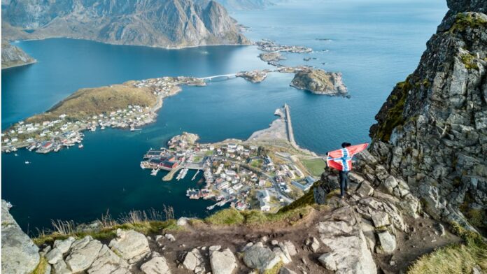 Lofoten Norway unsplash1 Norra: Vesinikupraamide projekt Lofotenis sattus tehnilise töökindluse küsimuste alla