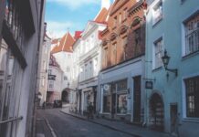 ERITEADE: Valitsus kinnitas pärast eriolukorda edasi kehtivad piirangud ja leevendused