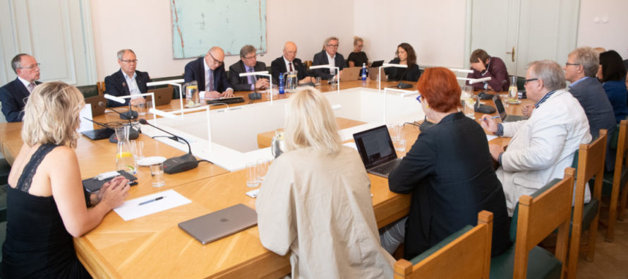 Kultuurikomisjon kohtus kõrgkoolide juhtidega