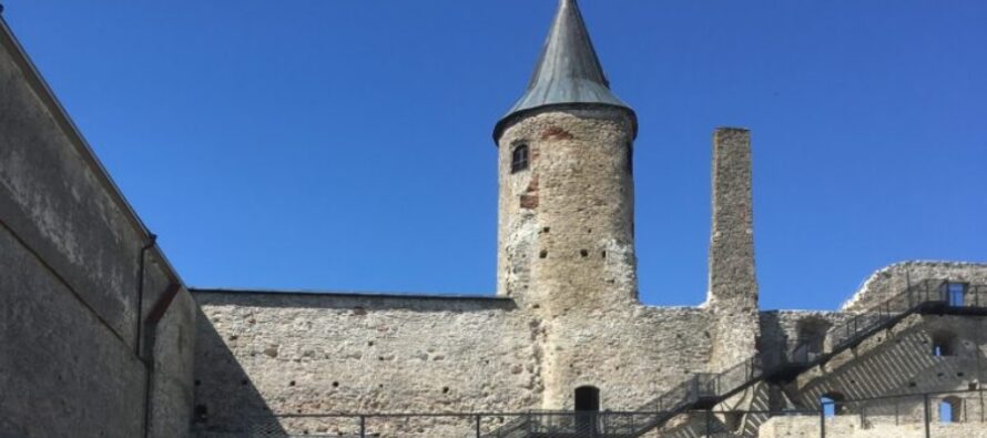 Reisi Eestis: Haapsalu piiskopilinnus, toomkirik ja keskajast inspireeritud mänguatraktsioonidega vallikraav + FOTOD!