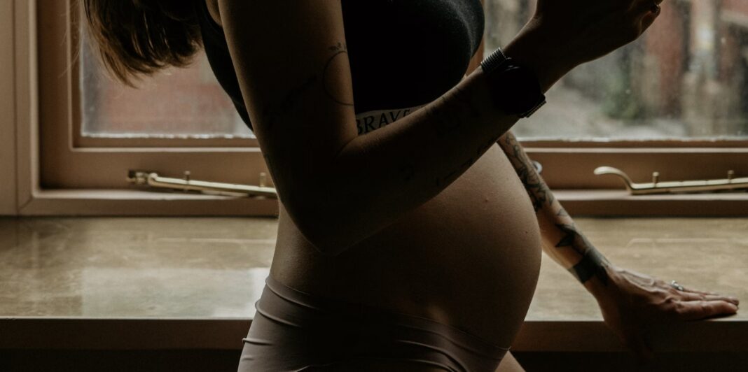 pregnant - unsplash Ingrid Olina Hovland skandaal Norras kogub tuure: Aftenposteni toimetus asus kaitsma sõnavabaduse põhimõtteid