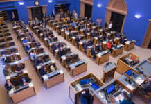 Ministrite vahetus tõi kaasa muudatused Riigikogus