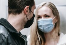 Eesti: ALATES ESMASPÄEVAST, 25. oktoobrist kuni 10. jaanuarini 2022 hakkavad kehtima uued COVID-19 korraldused